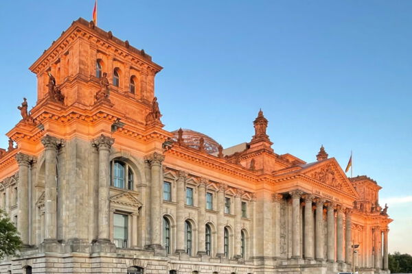 Roter Reichstag | BERLIN | 2022